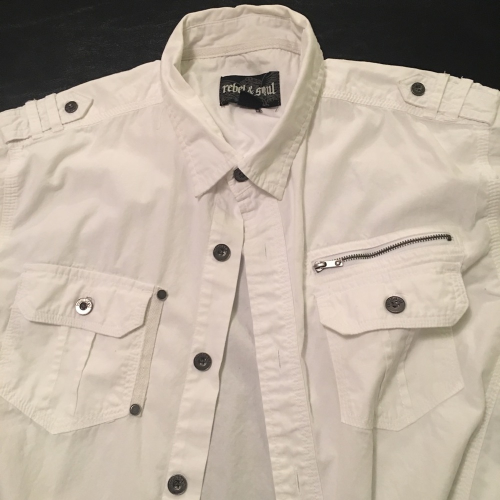 L White Rebel & Soul Short Sleeve ButtonUp T Shirt